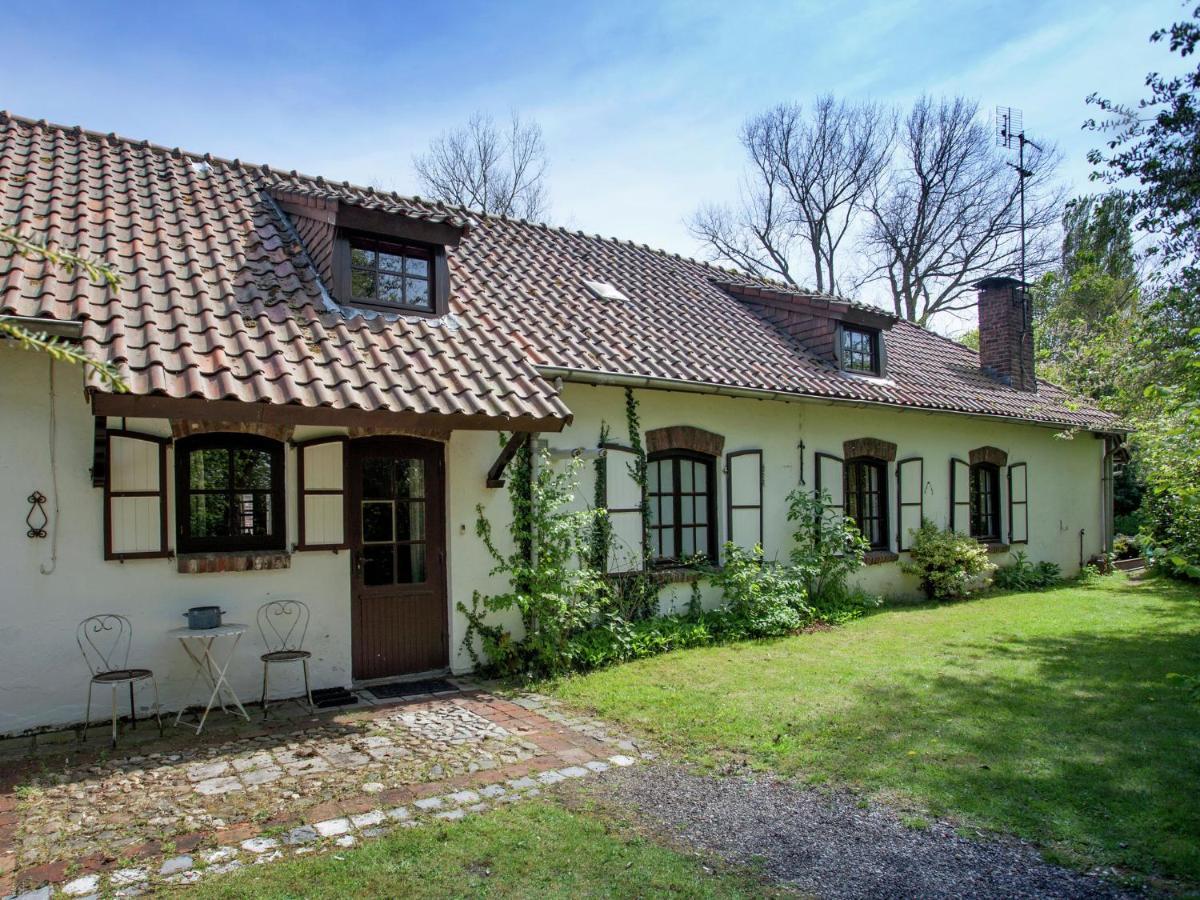 Magnificent Farmhouse In Sint Joost Exteriör bild