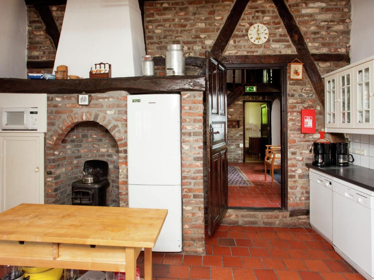 Magnificent Farmhouse In Sint Joost Exteriör bild