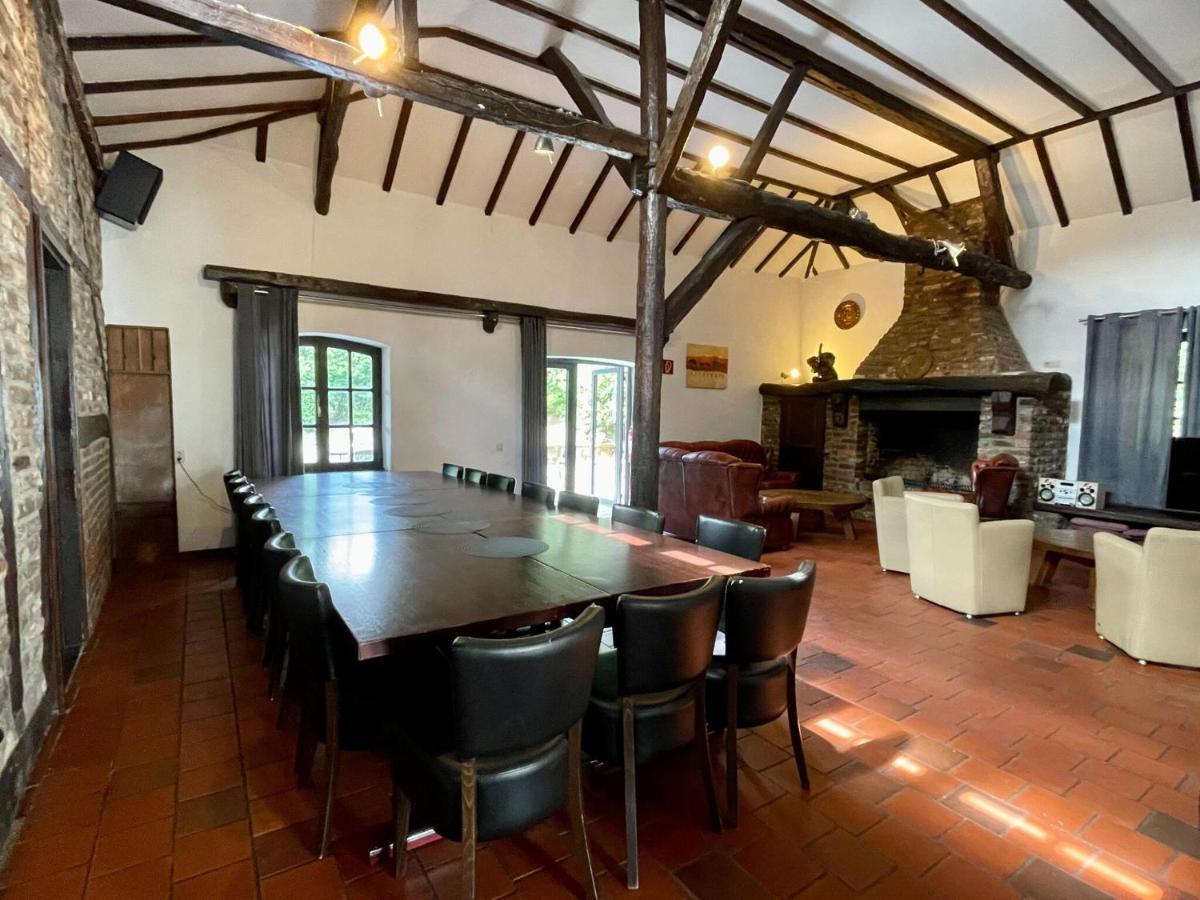 Magnificent Farmhouse In Sint Joost Exteriör bild