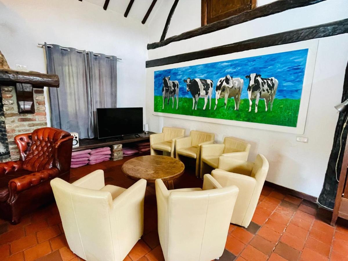 Magnificent Farmhouse In Sint Joost Exteriör bild